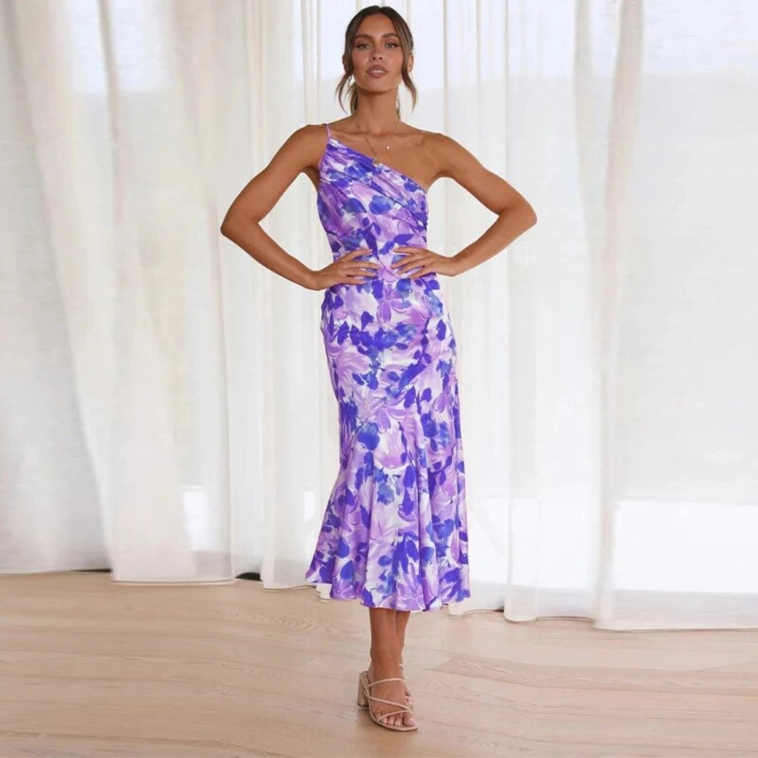 Diane | Kukallinen mekko
