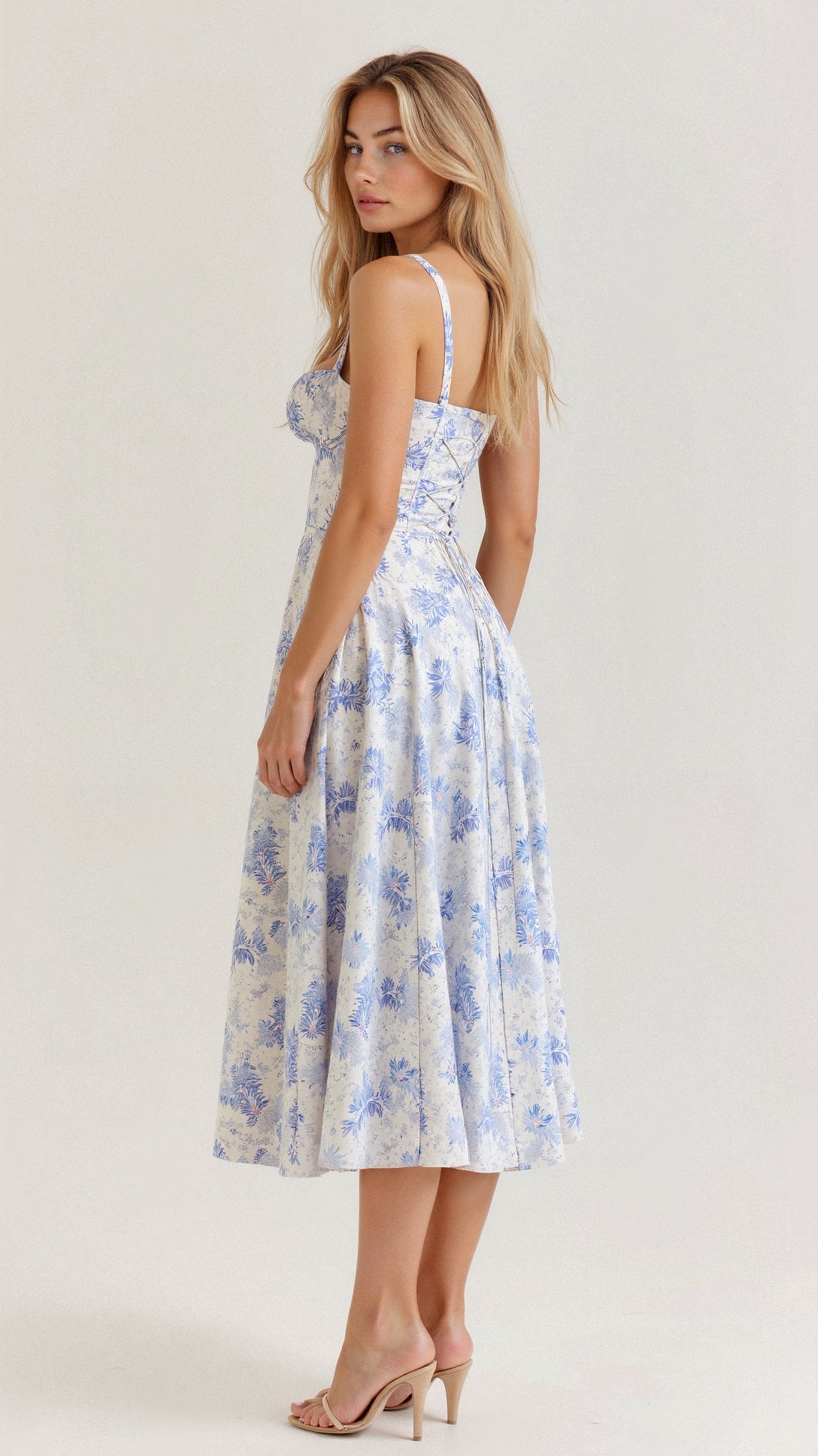 Gisèle | Vartalonmyötäinen mekko